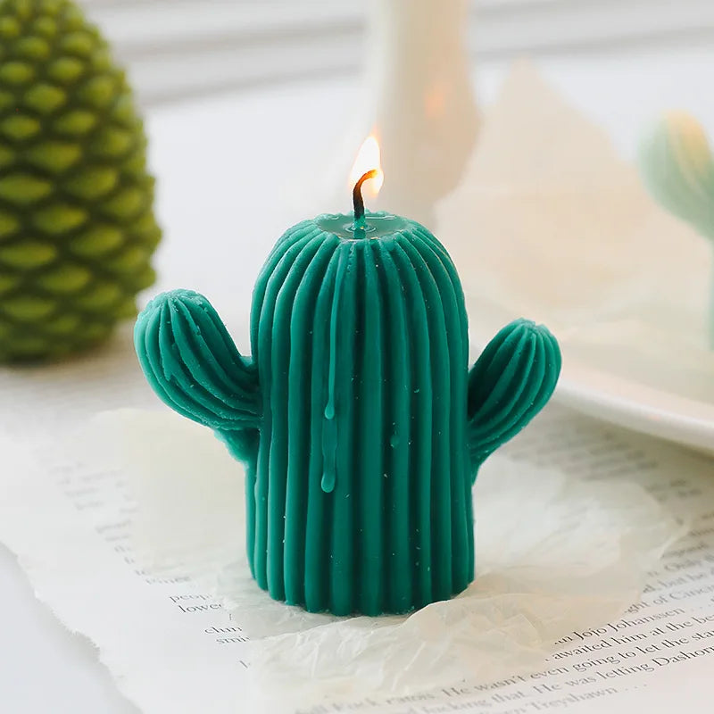 Home Decorative Candles Handmade Cactus Scented Candles Soy Wax Aromatic Candles for New Year Decoration House Ins Photo Props